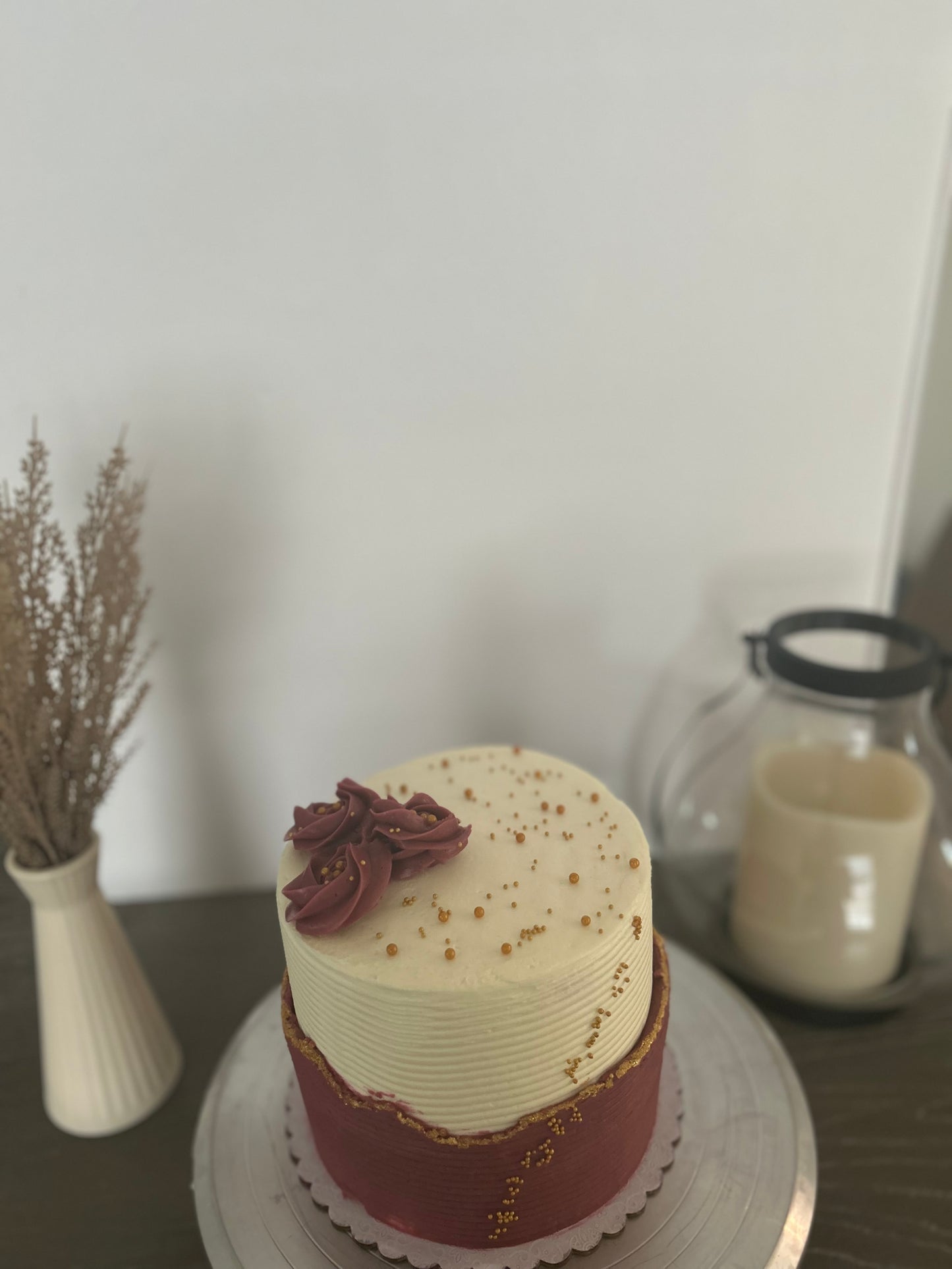 Pastel De Crema De Mantequilla Roja