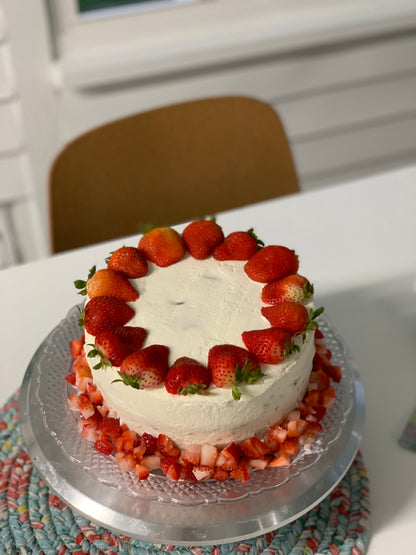 Strawberry trea leches cake